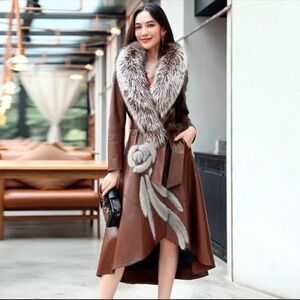 Elegant Brown Trench Coat with Faux Fur Collar